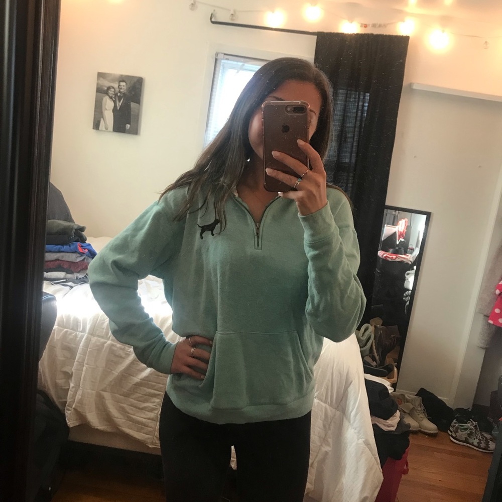 Pullover sweater